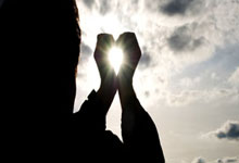 利物浦客场大胜轼切尔东海，领跑积分